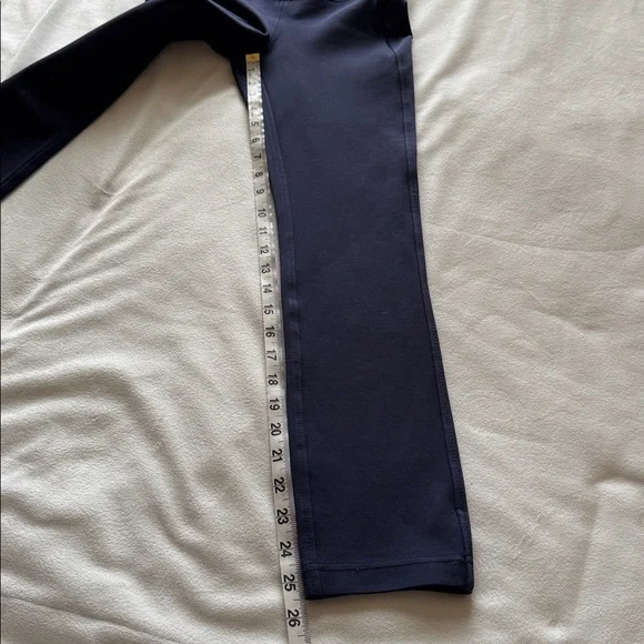 Lululemon pull-on pants - Picture 10 of 11